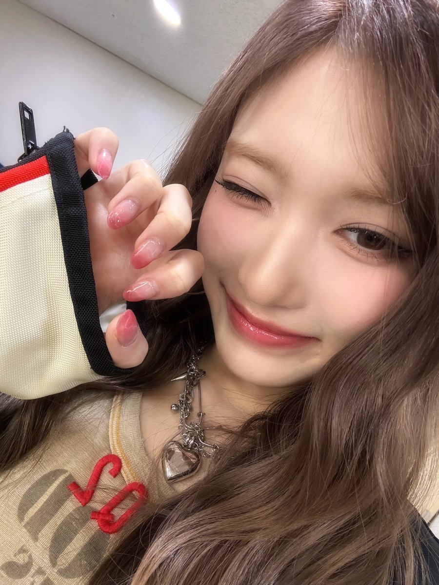 애티튜드 1위 고마워요 다이브🩷🙈
즐거운 일요일 보내깅😼

#IVE #아이브 #LEESEO #이서