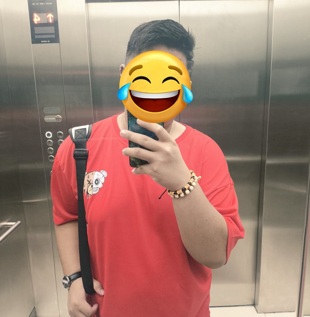 ChubbibyPoz's tweet photo. Red ❤️ https://t.co/Ql0fPPaI4F