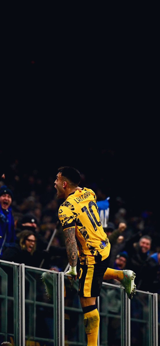 FCIMwallpapers's tweet photo. ©️aptain 💛🖤

#ForzaInter #InterGenoa #Lautaro #LautaroMartinez https://t.co/hsWsxJVP8v