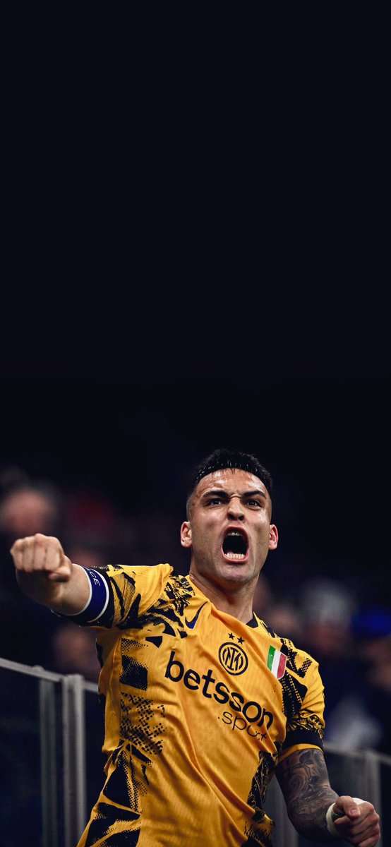 FCIMwallpapers's tweet photo. ©️aptain 💛🖤

#ForzaInter #InterGenoa #Lautaro #LautaroMartinez https://t.co/hsWsxJVP8v