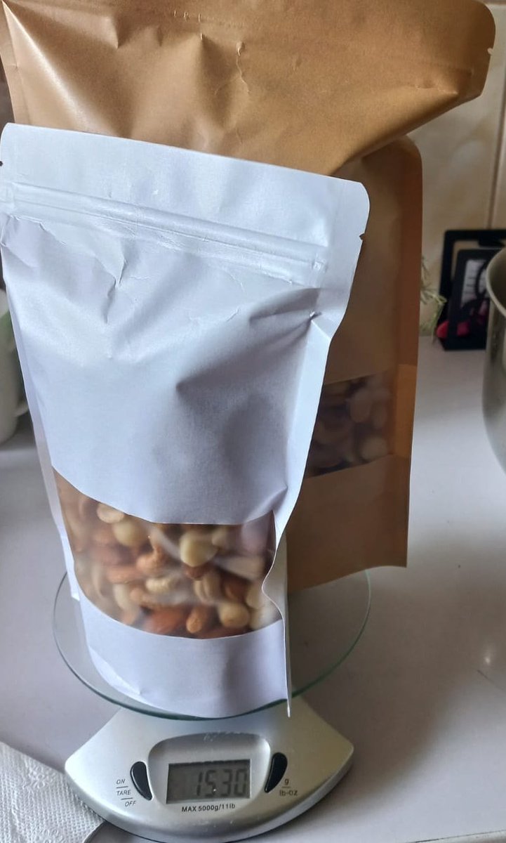 I sell Cashewnuts at 1400 per KG, Almonds at 1800 per Kg and Macadamia at 1500 per KG.
A blend of 1/4 almonds + 1/4 macadamia +1/2 cashews roasted and salted 
goes for 1900 per KG. Contact me on 0718750734 to order.