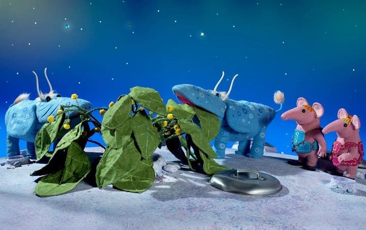 Who's been trying to eat plenty of green vegetables and plants this month? Seems the Skymoos are onto something! 🥒🥦