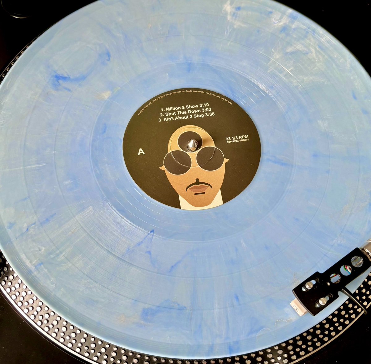 purplefunker's tweet photo. 🔥@prince • HITnRUN Phase One🔥

2LP Sky Blue Marbled Vinyl Release

#NowPlaying #HITnRUNPhaseOne
#Prince #Prince4Ever #VinylAddict https://t.co/3OWIIR2EA5