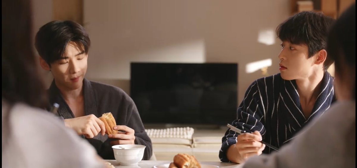 itboypercy's tweet image. she was fujoshing the FUCK OUT
#FirstFrost #BaiJingTing #ZhangRounan