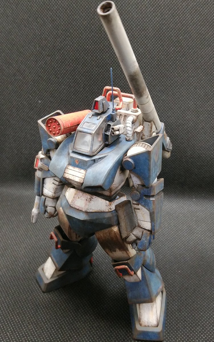 3Uq8IRhgR7mcQQ5's tweet photo. Maxfactory1/72ダグラム

　ロールアウト🎵
いつも通り、下半身を太くし重心を下げる様にプロポーション修正をしています🎵
塗装も定番の退色からのチッピングとサビ塗装です❤
小4以来の1/72ダグラム、めっちゃ楽しく作れました❤

#太陽の牙ダグラム https://t.co/v2zr9fAXyR