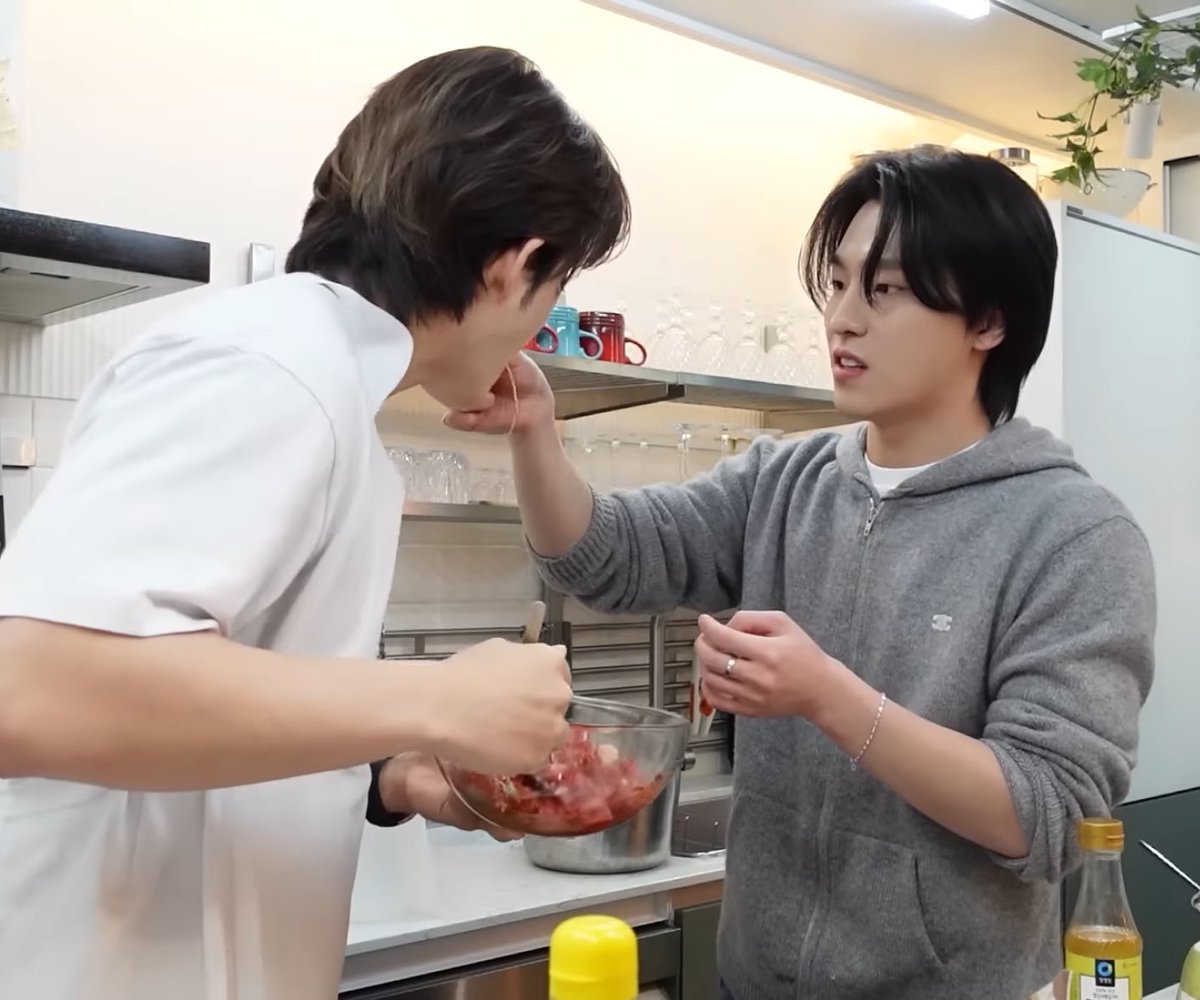 _dinonono_'s tweet image. また宝物が増えました〜〜🦖🍒

S.COUPS(에스쿱스) 쿡스쿱스 | 한 번쯤은 만들어주고 싶었어 편 (with.디노) youtu.be/-2-ckp2dKuc?si… @YouTubeより