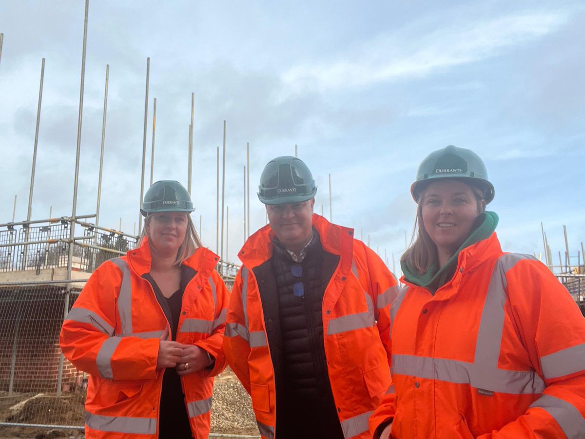 Can’t expect the team to work weekends if you don’t! Full day of viewings for #rectorygardens <a href="/DurrantsResi/">DurrantsResidential</a> #badgerbuilders