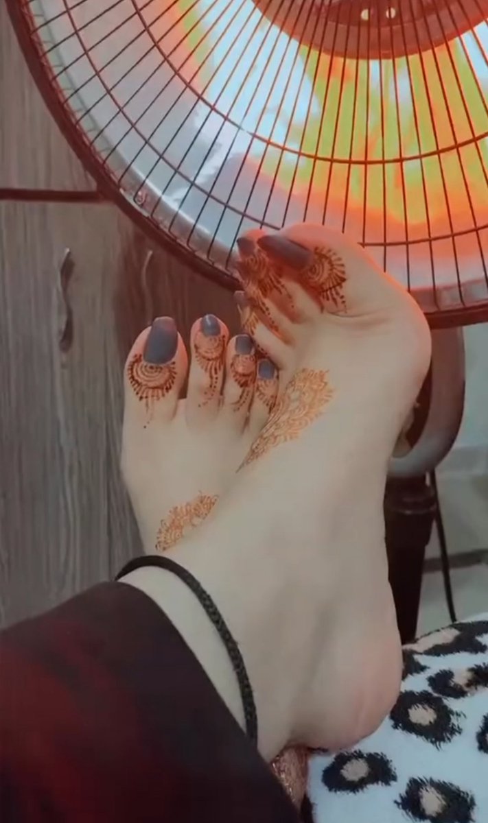 softindianfeet's tweet photo. #indianfeet #feet #feetfinder #softfeet #feetpic #Feet #FeetPicture #FeetPictures #feetworshi̇p #feetworld    #Trending #footgirls  #softindianfeet https://t.co/23xOdj2E8E