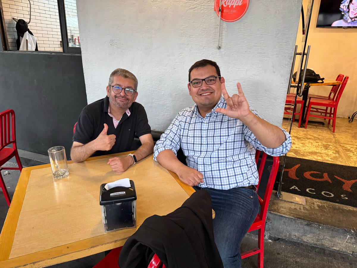 ¡Reunión clave con Yahir Alejandro Rodríguez Moreno <a href="/yahirmoreno17/">Yahir Alejandro</a>, líder sordo de Sonora! 💪  Nos entusiasma unir fuerzas para impulsar iniciativas que beneficien a la comunidad sorda sonorense y tengan un impacto a nivel nacional. #Femesor #ComunidadSorda #Sonora #LSM