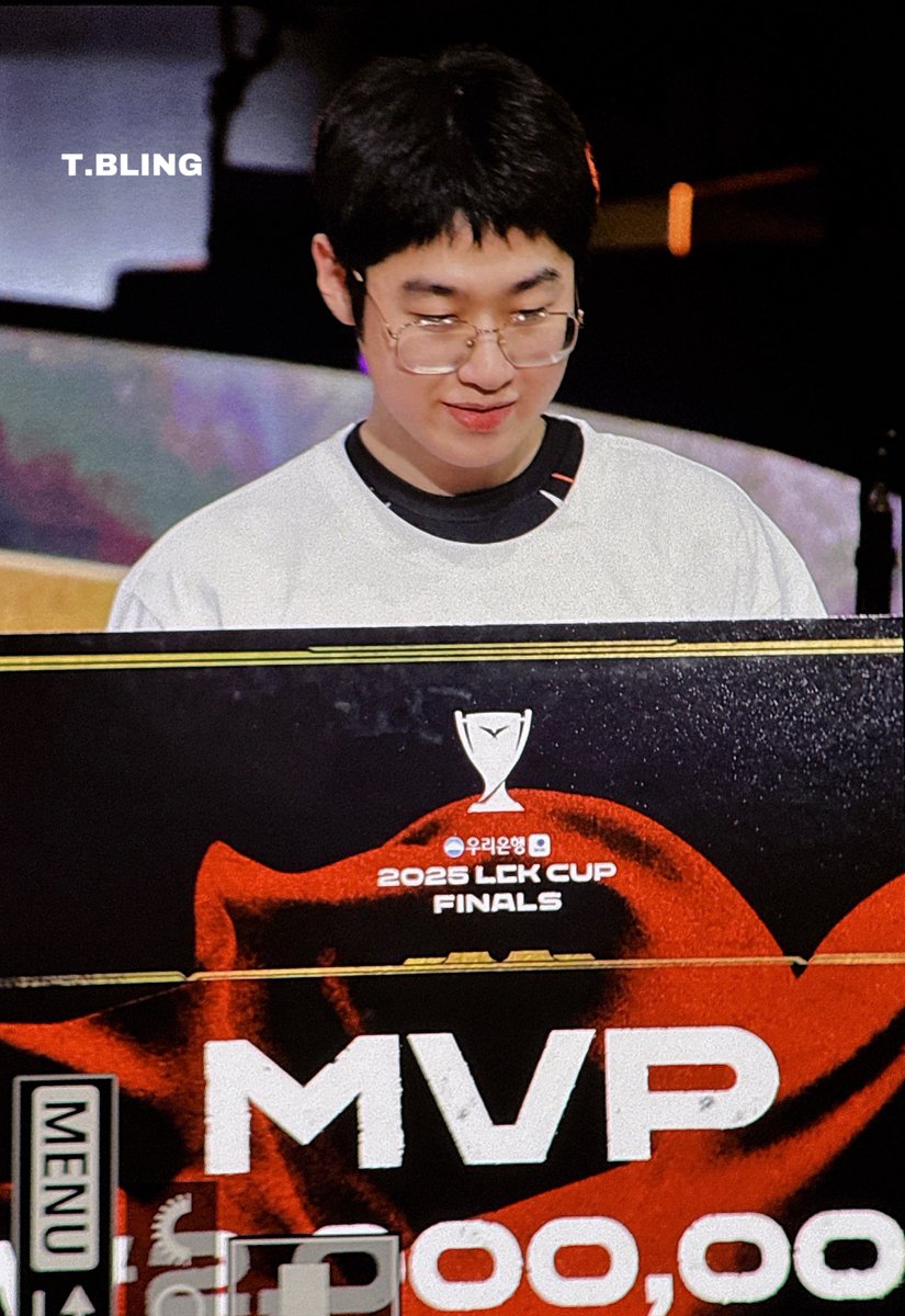 t_bling_zeus's tweet photo. 2025 LCK CUP FINALS MVP https://t.co/EqIZS6IFZ3