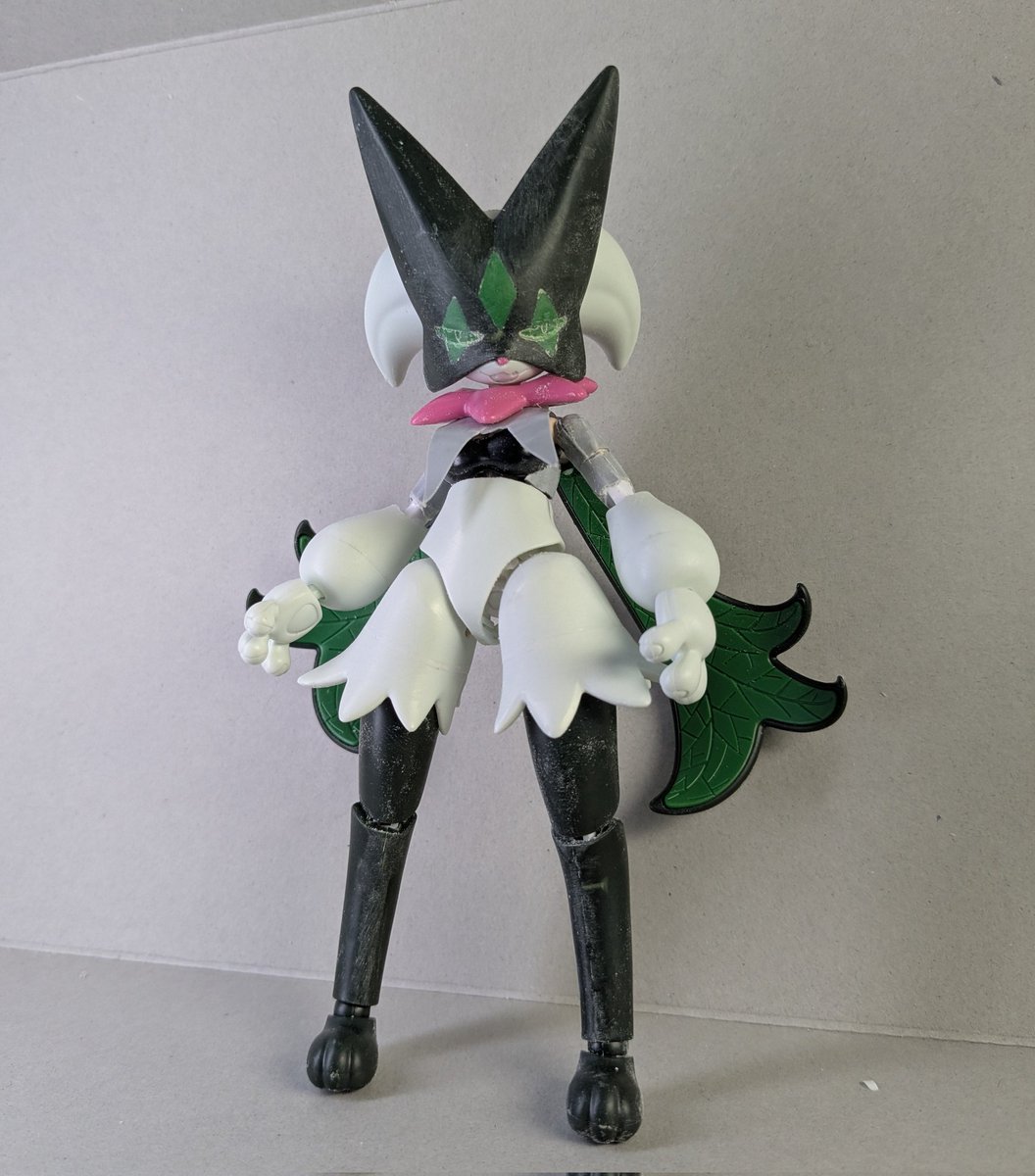 ポケプラ マスカーニャ改造7 30MSの上腕は細かったので0.3ミリプラバン