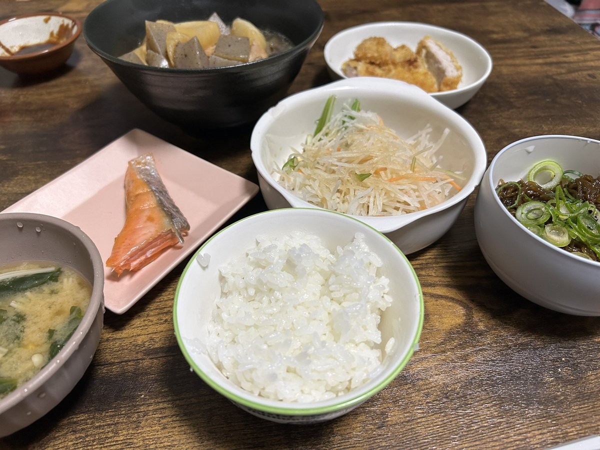 pixshine7's tweet photo. こんなに食えねぇでも感謝して食べます https://t.co/HynQ8EKHSW