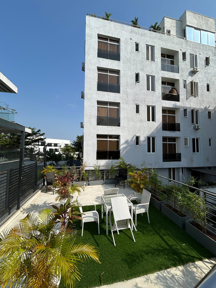 BaygemP's tweet image. SHORTLET 
An exclusive 1 Bedroom Penthouse with Massive City-View Rooftop Terrace and Swimming Pool* 

📍Banana Island, Ikoyi

Available From 28th February Send in your reservations| (Preferably Long Term Reservation)
📞
+2349073267769
wa.me/c/2349073267769
baygemngr@gmail.com