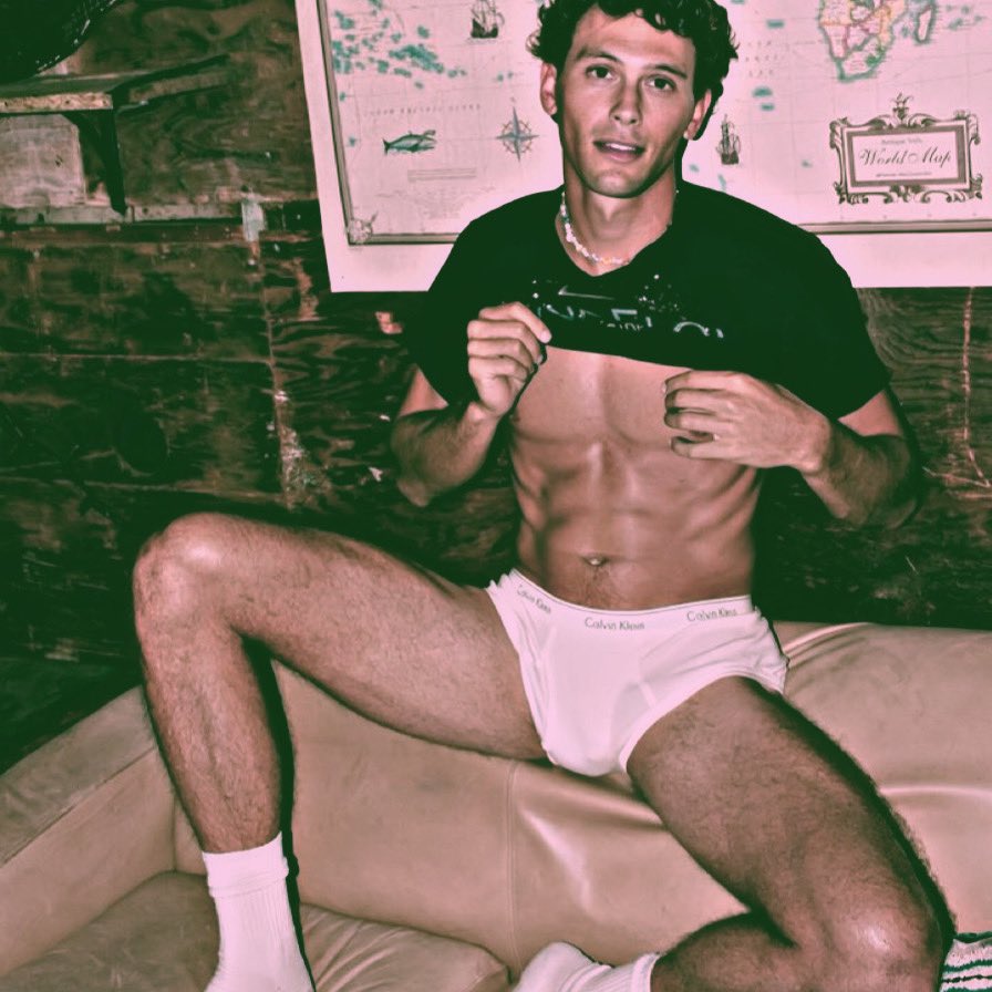 RenegadeSculs's tweet photo. Hector Grey β½ Hadar Wolf
Vampire-werewolf hybrid/demon.
Grey bloodline. Last living Malraux heir.
Moon Alpha of #TheGreyPack
Age: 1000+
Part-time bartender. Always horny. will flirt a lot. total romance pup.
Gay/poly muse. Vers, bottom. sub. soft dom. Dtf-lewd in dms or tl. https://t.co/AkRM9CZvLd