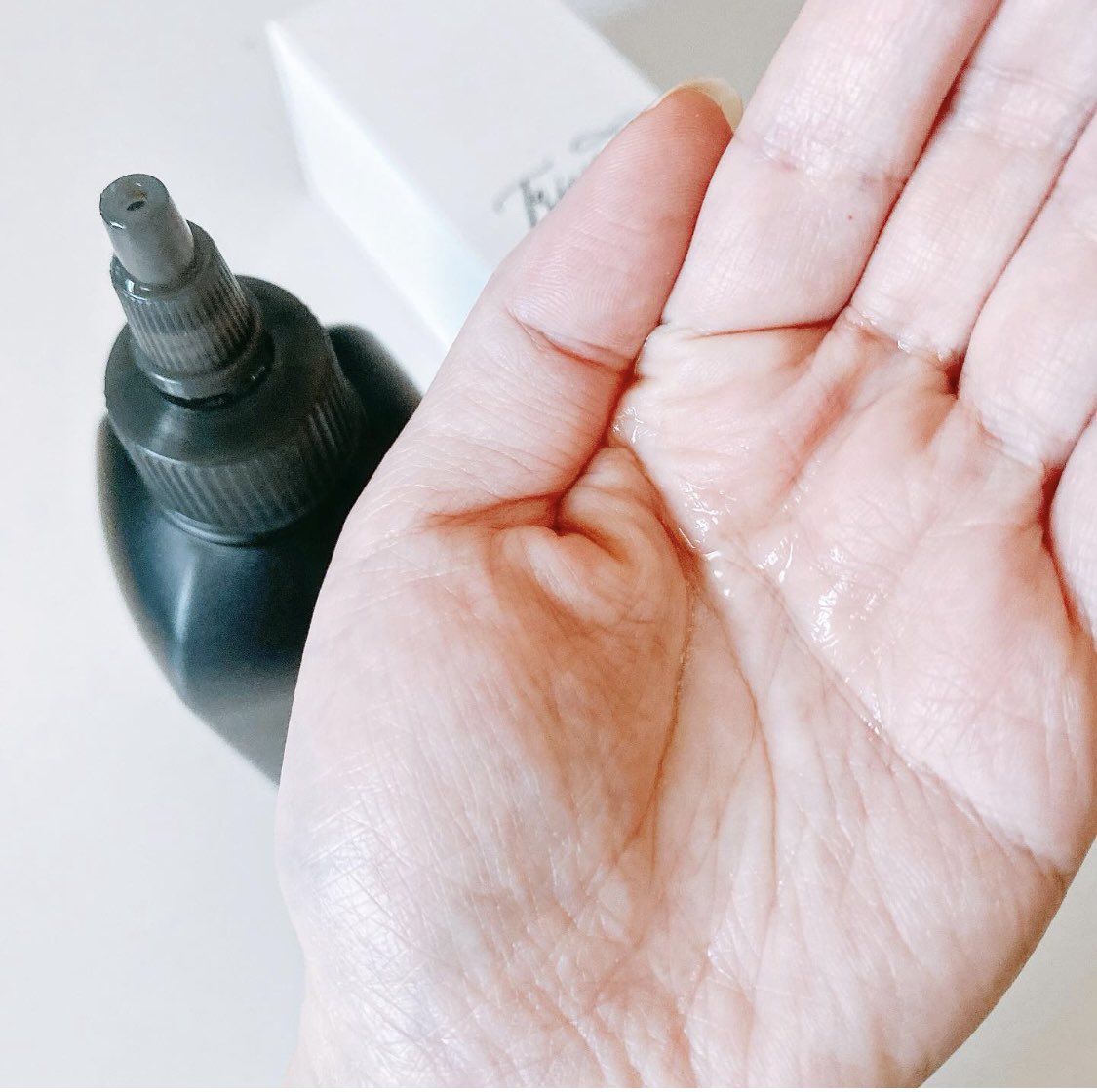 ayayan966's tweet image. Tricore

液体からクリームに変わり、
温感を感じる新感覚の生トリートメント。 

温感効果もあり、マッサージしながら馴染ませるのが心地よく🙆‍♀️
ぬるつき感のないしっとりとした洗い心地がお気に入りです💓

#PR
#tricore
#トリコレ 
#温感生トリートメント 
#トリコレでちゅるん髪
#韓国コスメ