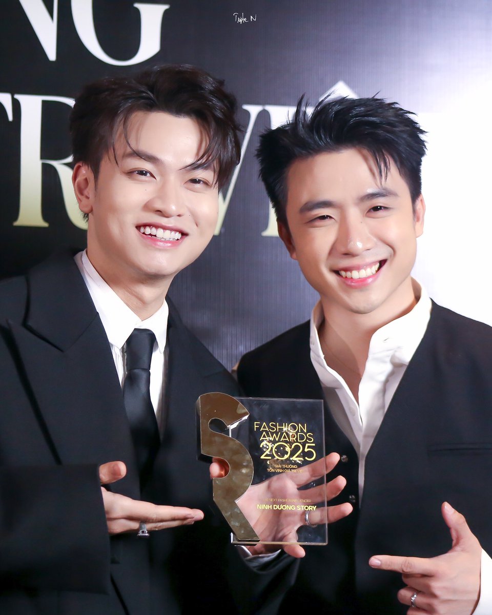triplen0099's tweet photo. 🏆

#NinhDuongStory #NinhAnhBui #TungDuong https://t.co/xoTyLuzk0f