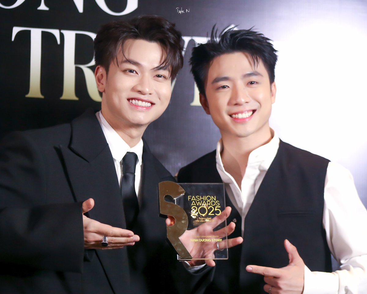 triplen0099's tweet photo. 🏆

#NinhDuongStory #NinhAnhBui #TungDuong https://t.co/xoTyLuzk0f