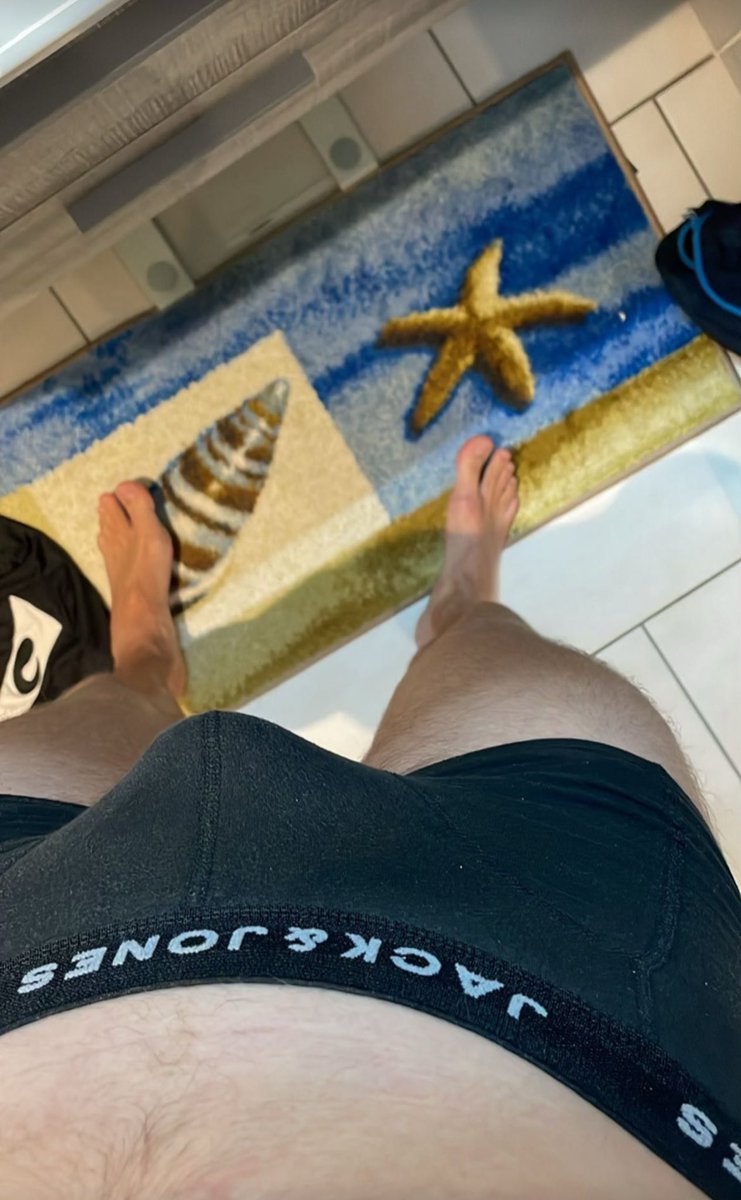 hot_boy_54's tweet photo. Salut les gars 🔥
Pour tous ceux qui m’ont demandé si je vendais mes sous-vêtements, n’hésitez pas à glisser dans mes DM, je vous explique tout la bas 🔞 https://t.co/phhOsz3HXG