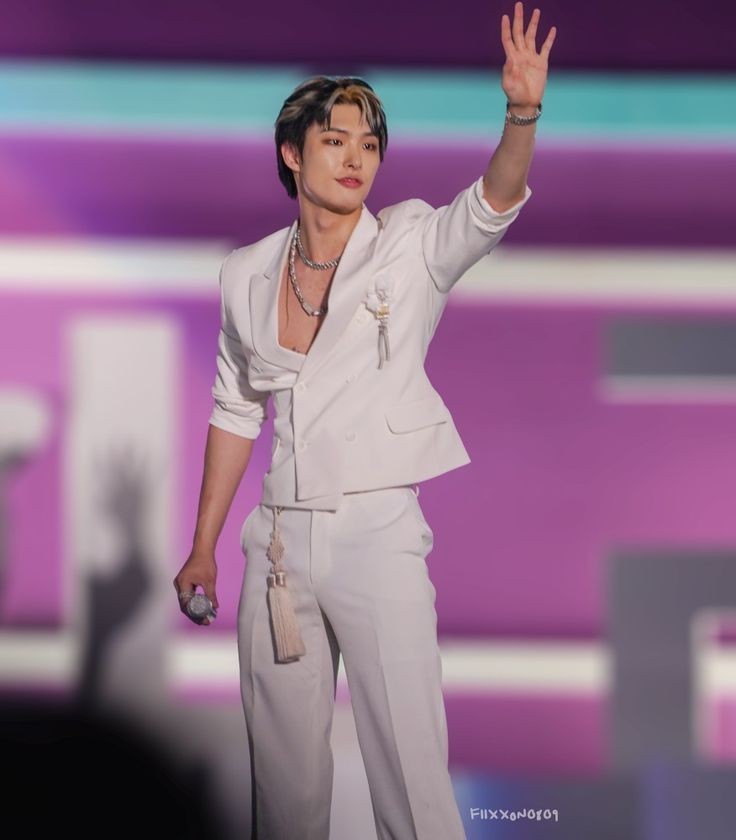 <a href="/yezyizere/">َYJ.</a> “Terimakasih juga kepada TrailBlazers yang telah memberikan kesempatan gua dan Davina sebagai perwakilan kalian disini. Mungkin ini yang bisa kami sampaikan. Saya kembalikan ke bang Haris, Terimakasih.” 

<a href="/H8njoong/">HJ.</a>