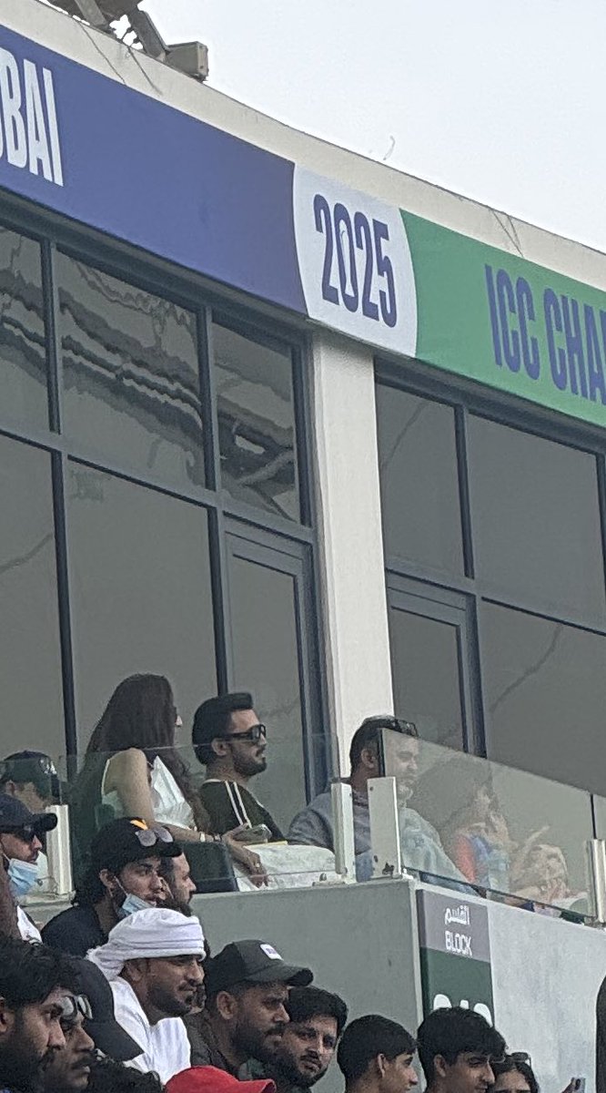 weirdo (@mainkyunbataon) on Twitter photo Not Atif Aslam witnessing this shit show 😭😭😭😭 Not Atif Aslam witnessing this shit show 😭😭😭😭
