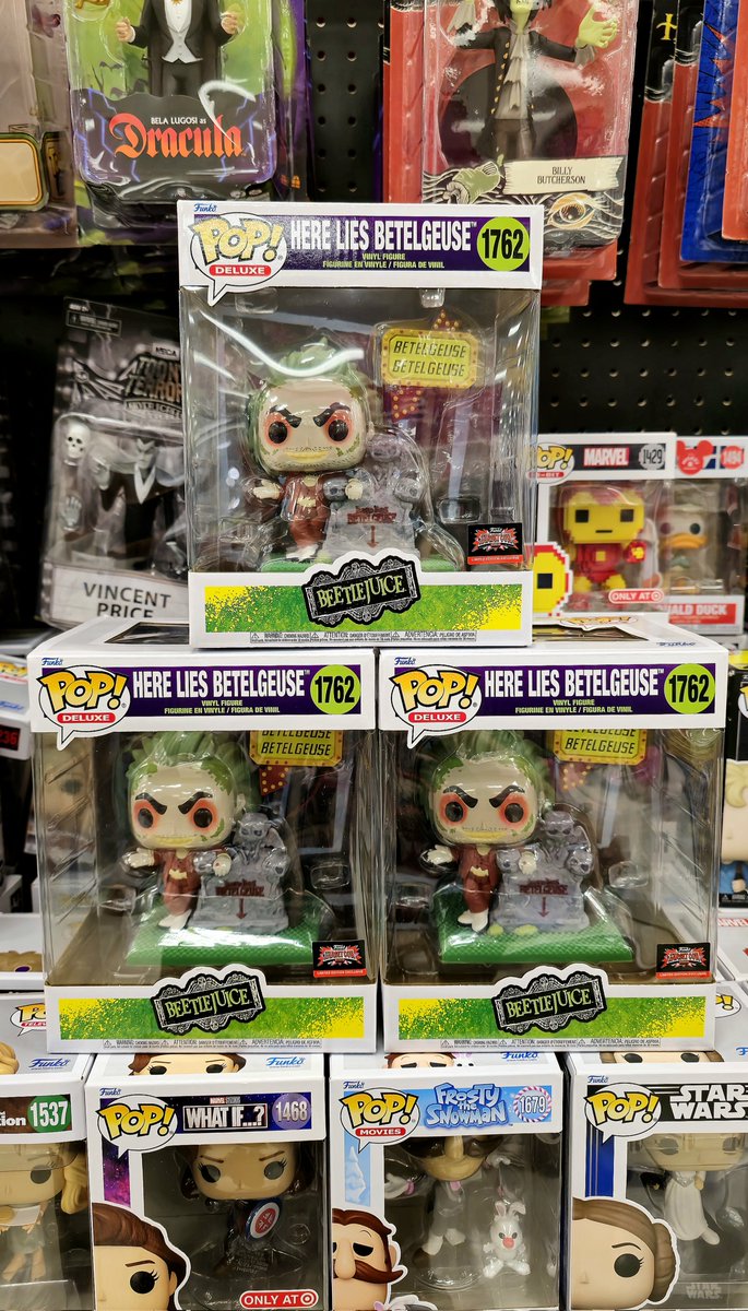 Hellrais3r13's tweet image. Early 🐦 gets the 🪱 #Beetlejuice #Targetcon