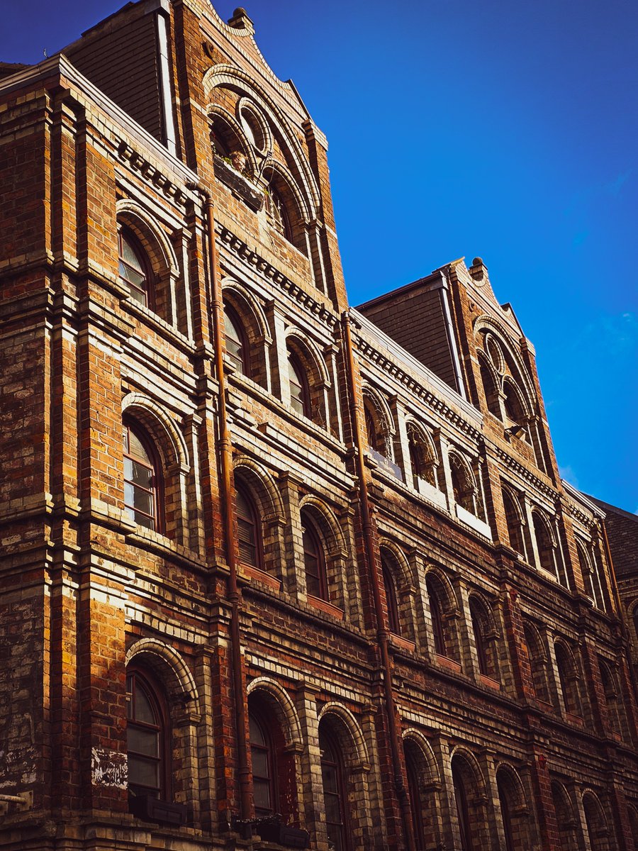 1/4

Yesterday, spent a few hours at <a href="/BarrasGlasgow/">Barras Market Glasgow</a> 

Father in Law was looking for some old joinery tools for a wooden boat he's working on

Here are a few images from around the market - if you've never been, you owe yourself this experience

#Glasgow #Barras #Experience
