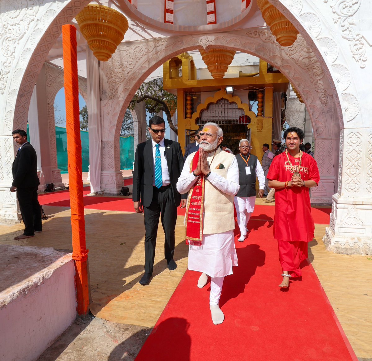 sambitswaraj's tweet photo. माननीय प्रधानमंत्री श्री @narendramodi जी ने आज बागेश्वर धाम में बाला जी सरकार का दर्शन-पूजन किया। https://t.co/mTIIDKbQ1f