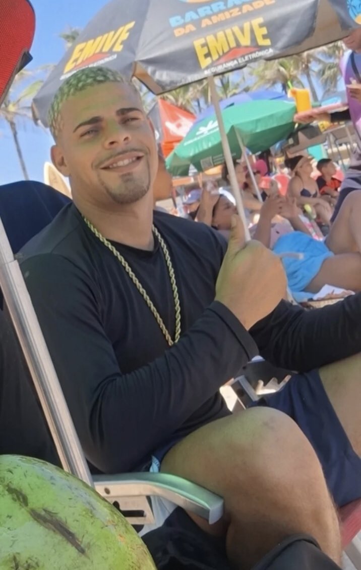 Meu faixa jamais vai ser esquecido das kalicas , Sempre falava cmg  coe pitota vou marca a praia pra nos ir  vou levar a forte pra nós 😭 Porque voce se foi meu mn covardia do krlh😭😭😭😭🤬
