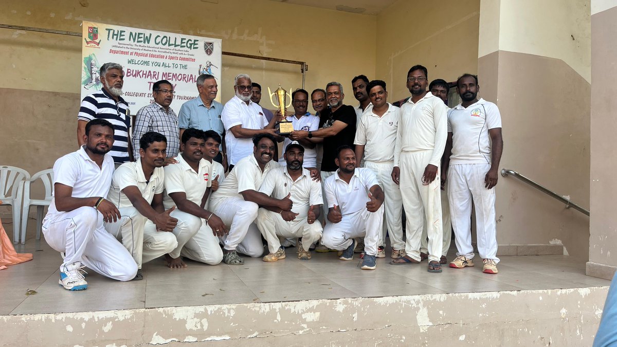 TANUVAS_Tweets's tweet photo. TANUVAS Staff cricket team- runners in the 56th Bukhari Memorial Inter-Staff Cricket Tournament New College Chennai. They went down to Madras Christian College in finals after beating SriMuthukumaran, New College &amp; SriRamachandra Medical College. R Prabhakar got All rounder award https://t.co/kVLj6fYDbR