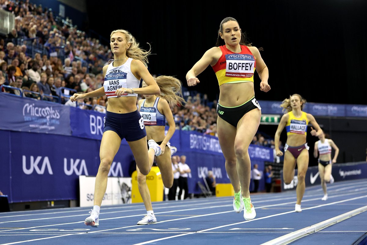 BritAthletics's tweet image. Closing it out in style ☝️

@IsabelleBoffey clinches the women&apos;s 800m title in a time of 2:04.24 🥇

What an end to the #UKIndoorChamps 👏