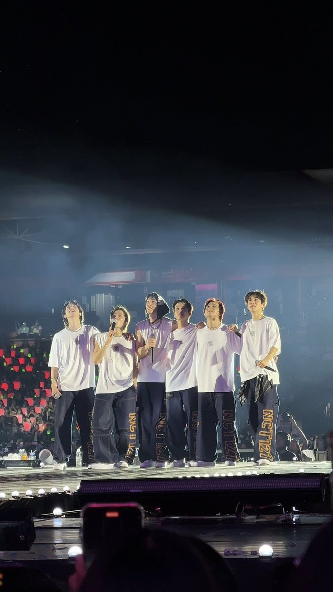 822dan's tweet photo. #No127NoLife
우리칠 어디서든 웃게 해줄테니 늘 웃었으면  
우리칠 어디서든 다같이 있을때 늘 행복했으면
우리칠 어디서든 빛나게 해줄테니 늘 반짝였으면 https://t.co/Hm1JeYZXoB