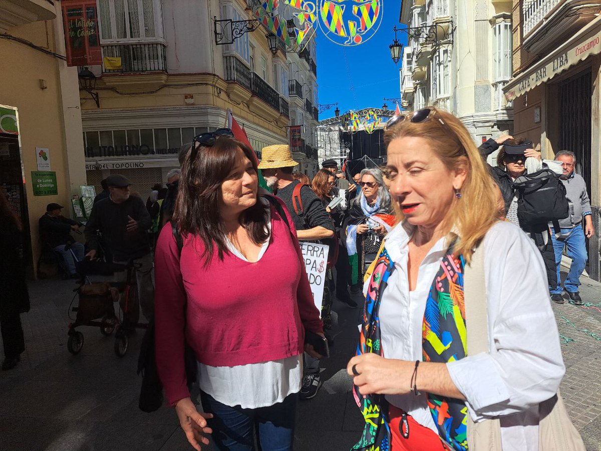 Cádiz con Palestina 🇰🇼✊️

Una vez más volvemos a salir a la calle para apoyar al pueblo palestino y  manifestar nuestro rechazo más absoluto al genocidio y a los planes de expulsión de Trump y Netanyahu