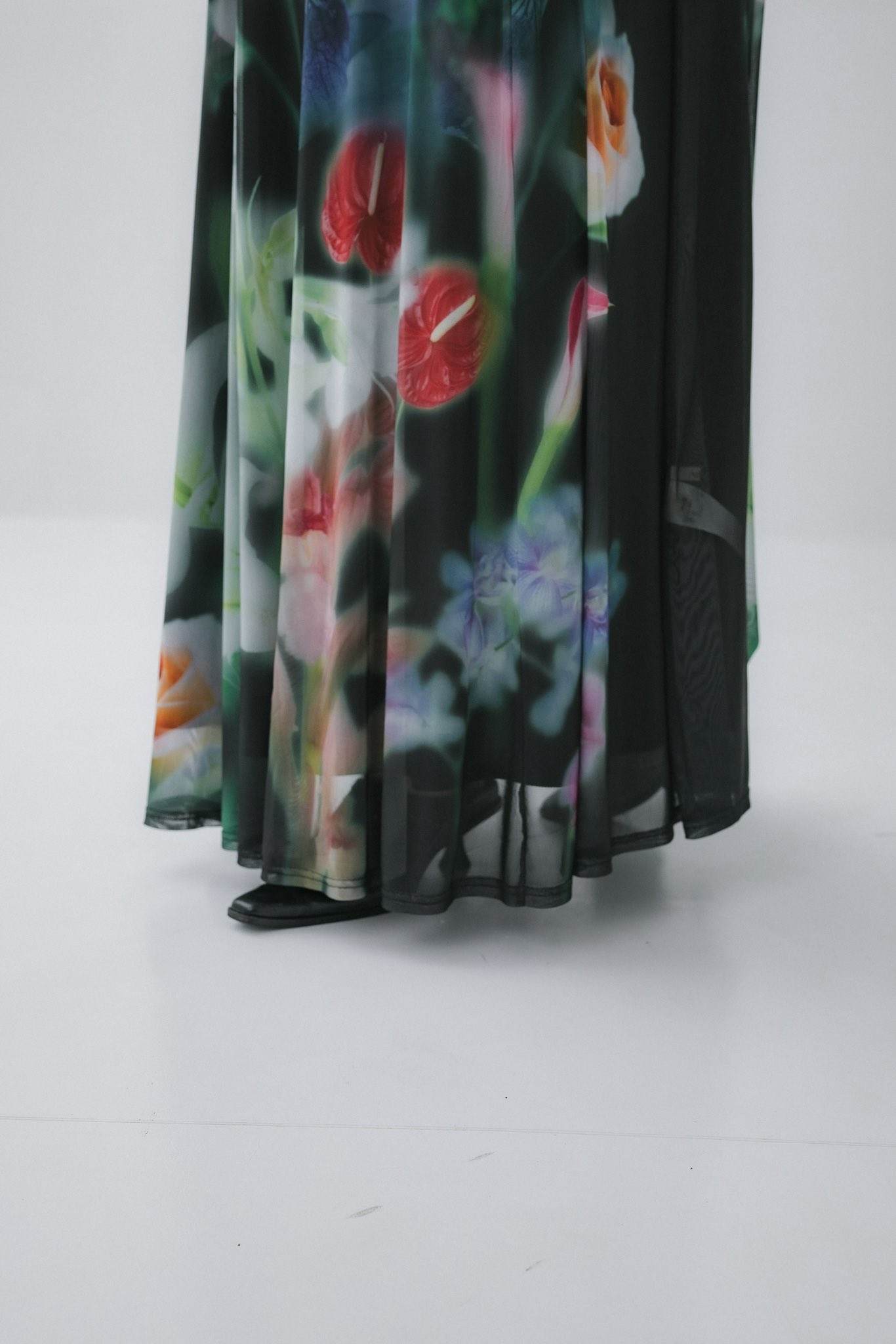 AMERI SMOKE FLOWER FLARE DRESS アイボリー SMOKE FLOWER FLARE DRESS(S IVORY): AMERI: WOMENS｜ STUDIOUS