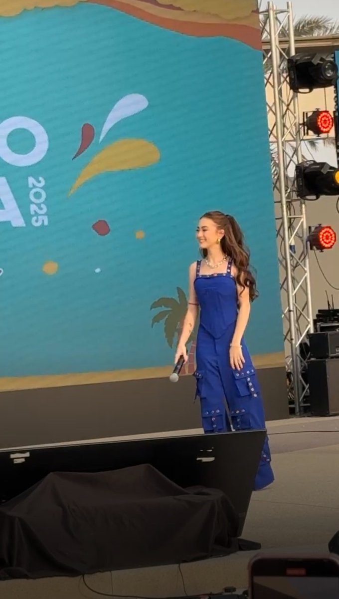 andrianna tweet media