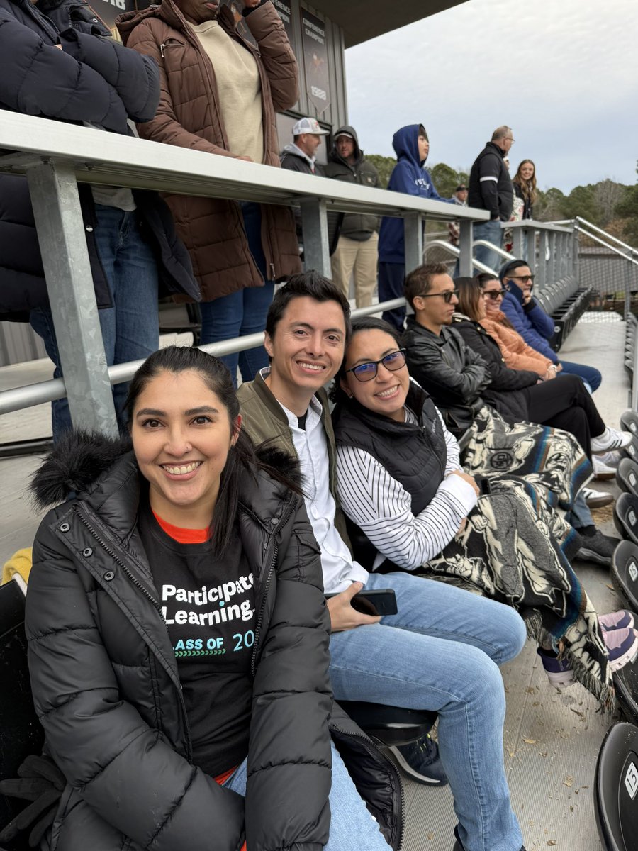 Costa Rica, Peru and Colombia together having fun in a baseball game! In love with this amazing experience <a href="/ParticipateLrng/">Participate Learning</a> #UnitingOurWorld