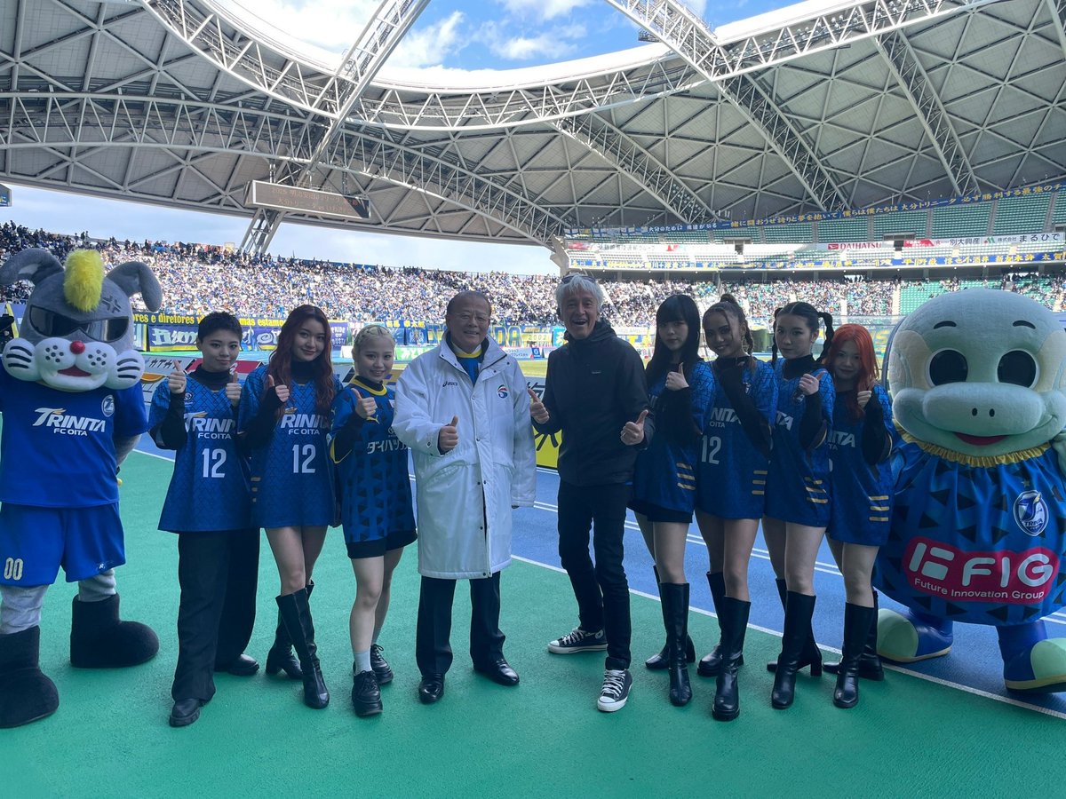 佐伯市田中市長様とさいき応援大使
「globe」のメンバー<a href="/marcpanther/">マークパンサー</a> さんとご一緒させていただきました！

YUMENAの出身地が佐伯市🌱
そんな素敵なご縁もあり、
また佐伯市で
音楽というエンターテイメントを通してご一緒できたら嬉しいです！

本日は有難うございました✨
#大分トリニータ #佐伯市