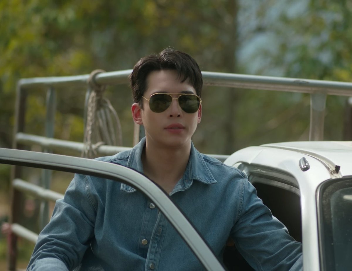 lailanovels's tweet image. คุณสาม ไตรภพ ใช่ค่ะ บนกับล่าง คนเดียวกัน จะล่าแบ้ กาจะบู้55555

#ที่สามของเธอSeries #YourThirdSeries