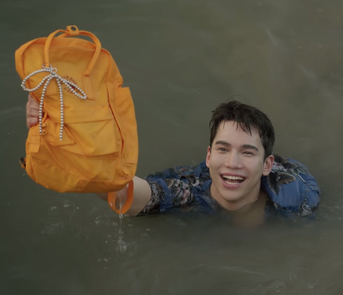 lailanovels's tweet image. คุณสาม ไตรภพ ใช่ค่ะ บนกับล่าง คนเดียวกัน จะล่าแบ้ กาจะบู้55555

#ที่สามของเธอSeries #YourThirdSeries