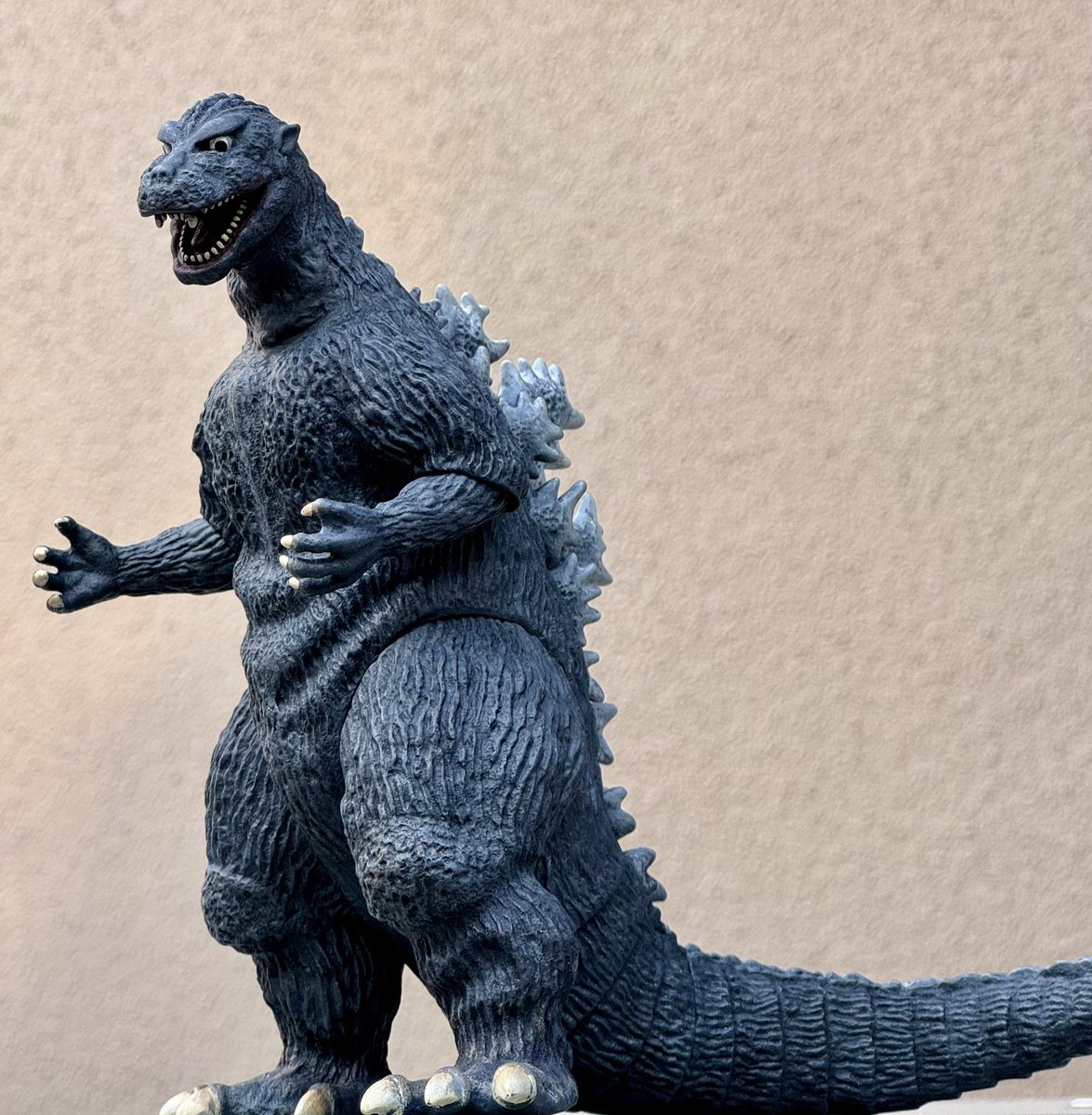 ゴジラ　リペイント プライズ商品『怪獣咆哮撃』の初ゴジ（ゴジラ1954）をリペイントした