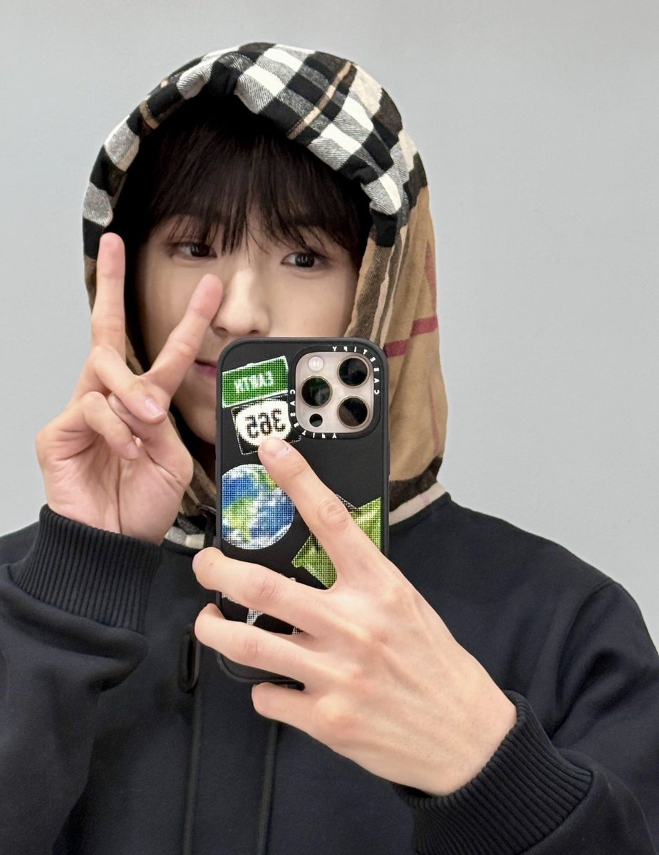 CIX tweet media