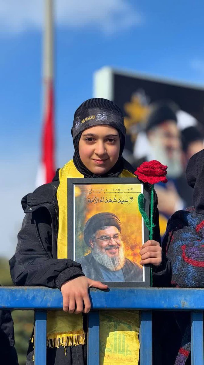 zhra_flt's tweet photo. ما فرزندان مکتبی هستیم که سربازان آن عاقبتشان ختم به شهادت میشود
#انا_على_العهد https://t.co/2ROrB9OHTp