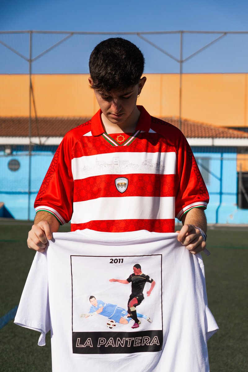 Dos camisetas que llevan Granada.
Los dos modelos de Sabika. Disponibles en sabikaclub.es