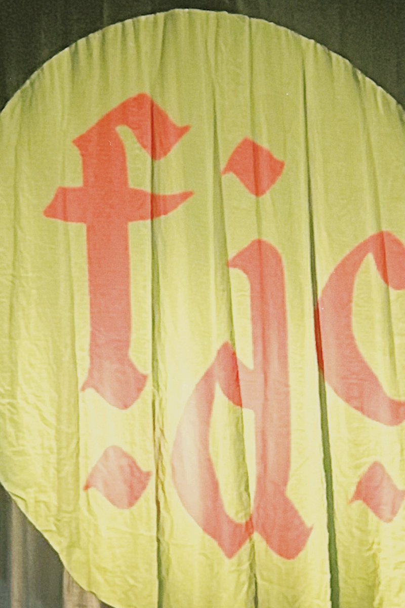 abcz_official's tweet photo. 好きなバンドFontaines D.C.のLIVEを豊洲PITで観た！音楽は壁を突き抜ける。ダンスフロアでもみくちゃになって汗だくになり、人���の壁も超えて踊った。隣の人を愛した。音楽最高。バンド最高。off the wall
戸塚祥太
#Fontainesdc https://t.co/x5weNC22RS
