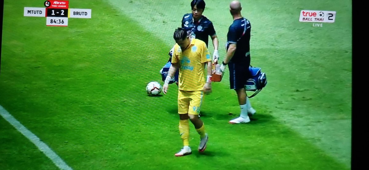 sromary's tweet photo. @GianChansricha1 Massive time wasting by Buriram United .. again... https://t.co/JJfm9CWXj3