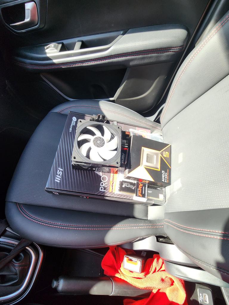 multiseada2002's tweet image. Grande @pcbuildwizard, obrigado não só pelos descontos, mas também pela paciência e atenção em cada dúvida que tive! Atendimento top demais. Recomendo de olhos fechados! 🔥💻 #PCBuild #SuporteDeRespeito