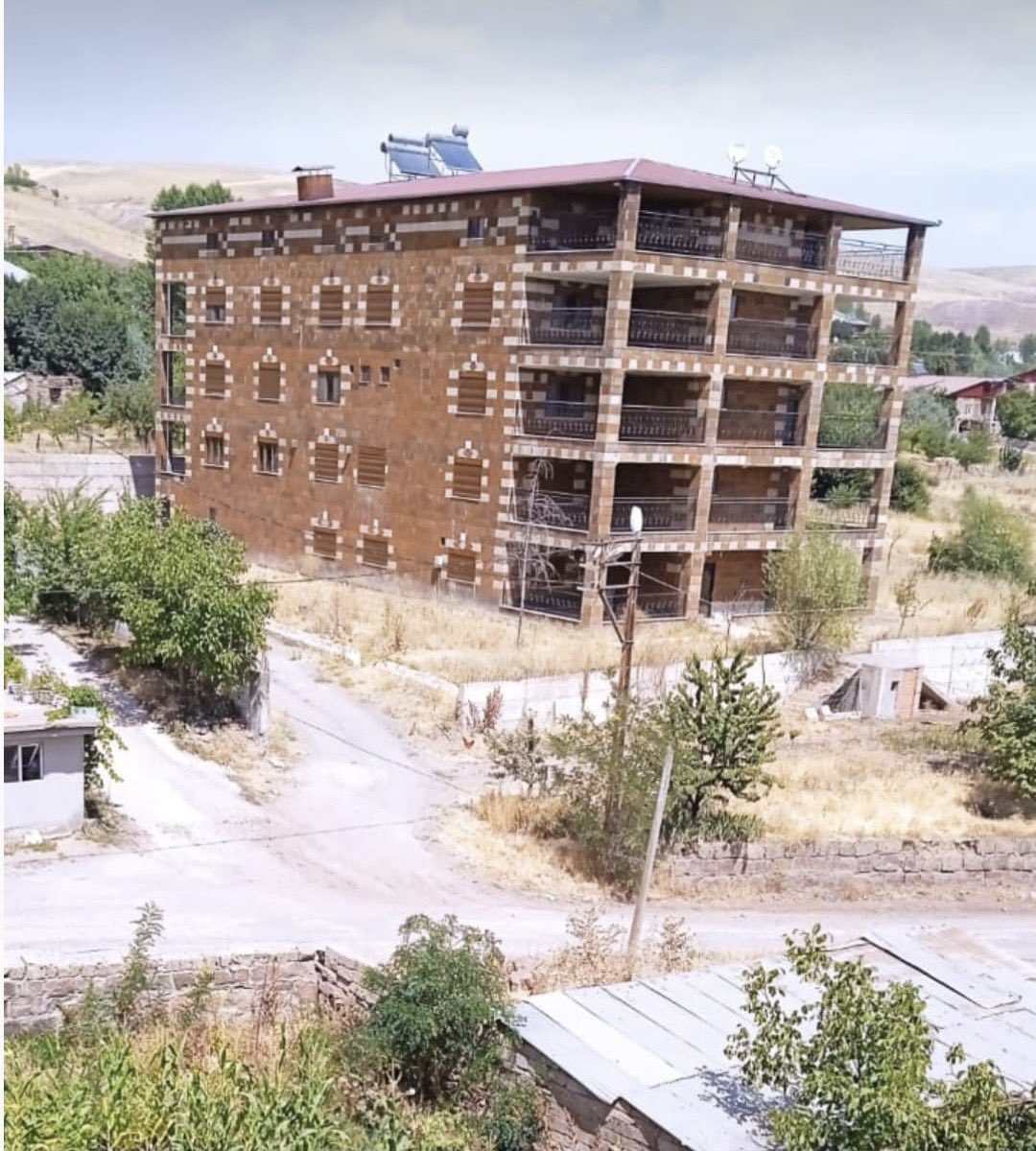 Emlak DOLANDIRICILIĞI.!

Bildiğiniz üzere ben, siz ve hesaplarınız gibi dinden çıkartmıyor diye her şeyi yapamıyorum.! Yalan Yanlış veya İftira Hakaret yok bende neyse o.!

Şimdi gelelim dünkü yaptığım paylaşımla ilgili ve genel olarak büyük yalanlarınızı daha net ve de belgeli