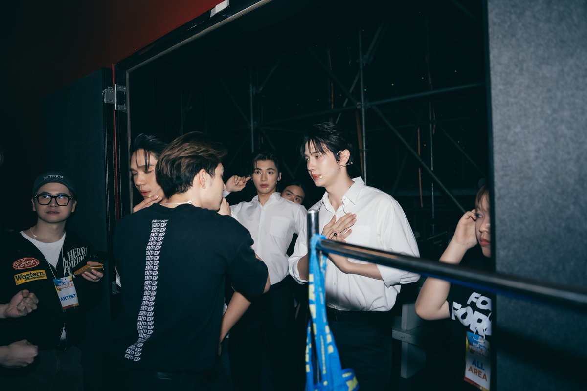 maxky_rp's tweet photo. #ForYouForeverFanmeet https://t.co/XBZ9mJ0lyU