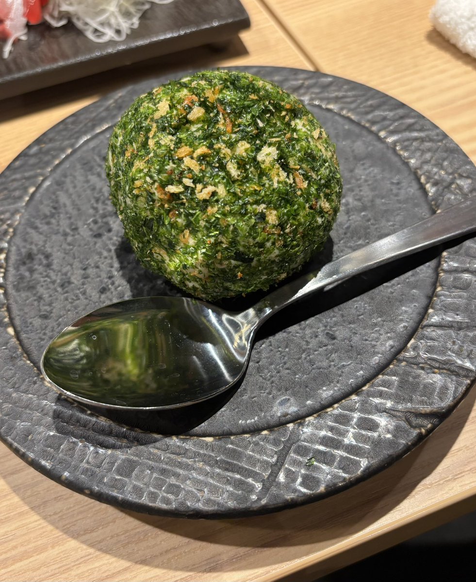 kimineko678's tweet photo. 錦糸町に行ってきました♪
二次会で
「これは地球の食べ物か⤴︎?」と
ちっちゃい声で呟きながら
写真を撮っていたら
同級生ユニット相方さんが
「こらこら」と笑って聞いていた。
笑
#JUKEJOINT #PAPPYS #杉玉 #ポテトサラダ https://t.co/cYhlslpeFI
