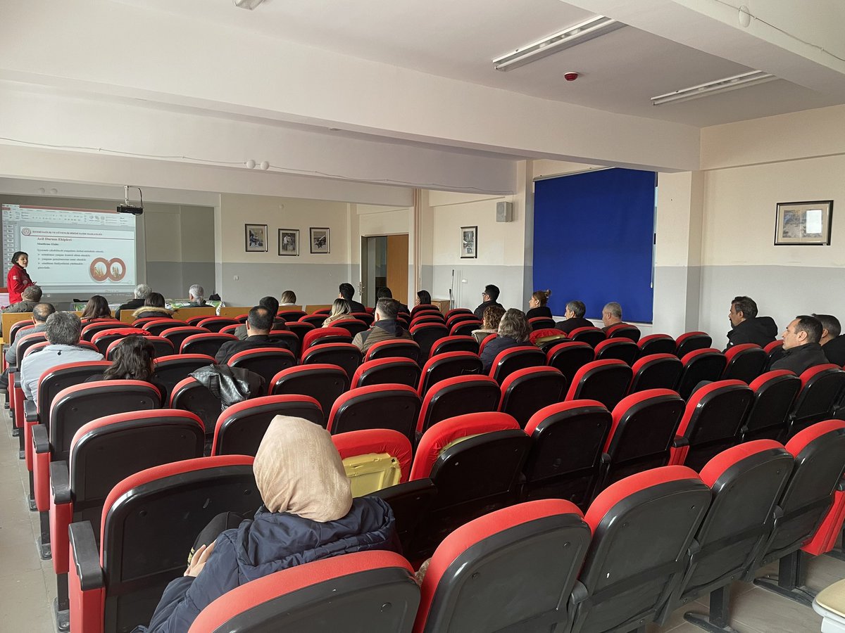 MEBAKUB_Dyrbkr's tweet photo. 18-21 Şubat Acil Durum Ekipleri Eğitim Semineri ile 116 öğretmenimize eğitim verildi. @tcmeb @Yusuf__Tekin @meb_dhgm @omurfatih @ozkan_meb @dbakirvalilik @vali_zorluoglu @Murat4Kucukali @Diyarbakirmem @MetinTayarer @berhuni47 @MustafaKndrn21 @IsgDiyarbakir https://t.co/hYCxDtij4W
