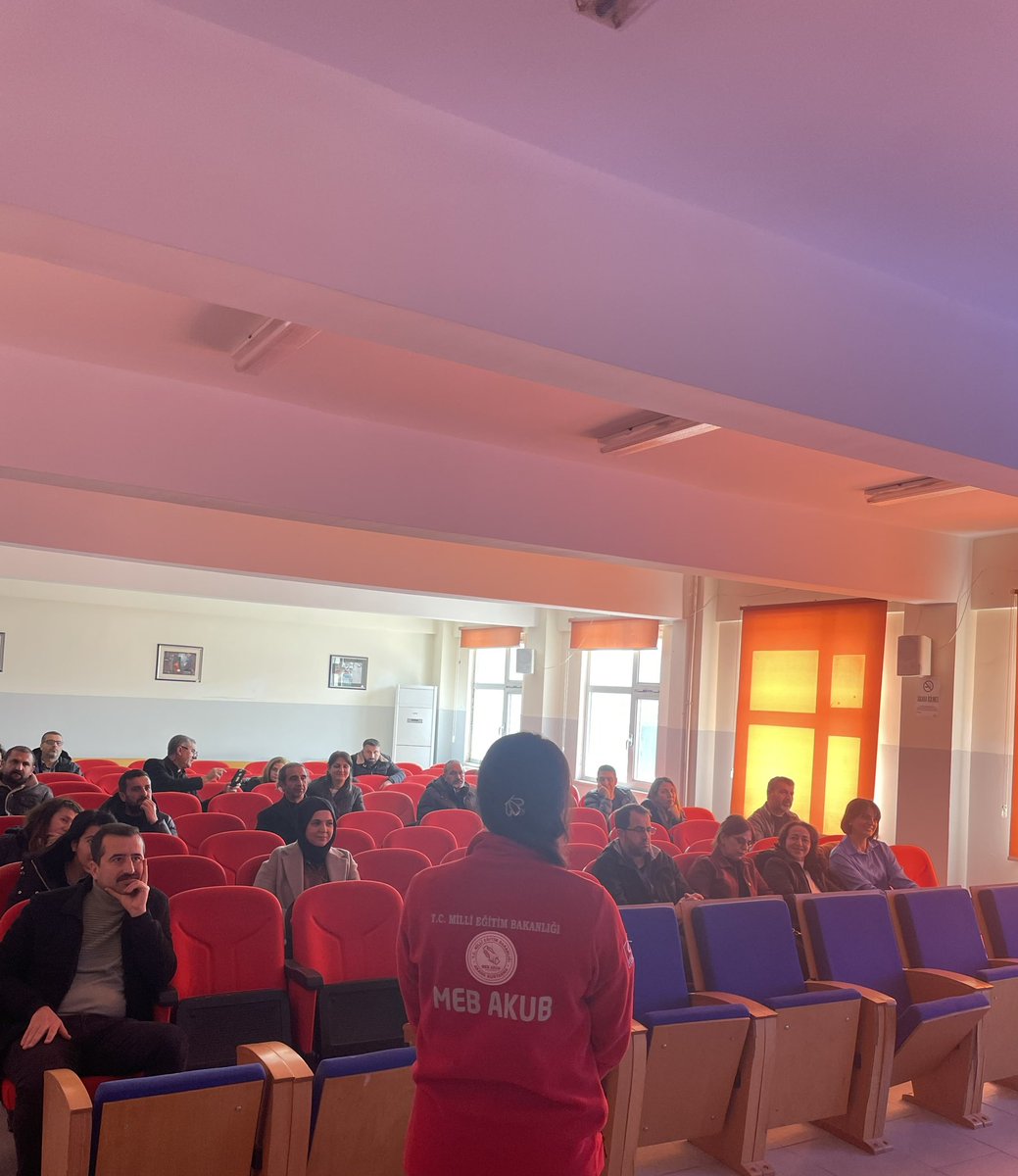 MEBAKUB_Dyrbkr's tweet photo. 18-21 Şubat Acil Durum Ekipleri Eğitim Semineri ile 116 öğretmenimize eğitim verildi. @tcmeb @Yusuf__Tekin @meb_dhgm @omurfatih @ozkan_meb @dbakirvalilik @vali_zorluoglu @Murat4Kucukali @Diyarbakirmem @MetinTayarer @berhuni47 @MustafaKndrn21 @IsgDiyarbakir https://t.co/hYCxDtij4W